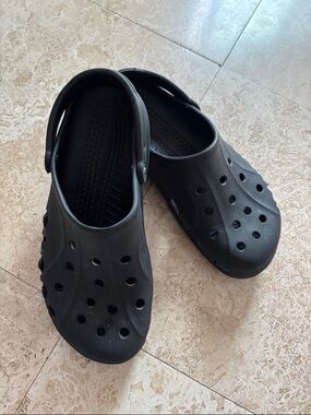 Mens sz 11 CROCS Classic Clog in Black